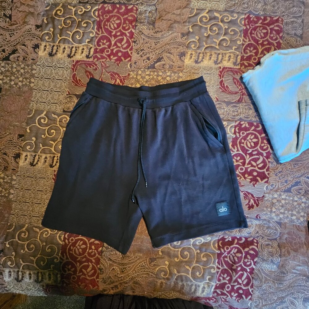 alo mens shorts